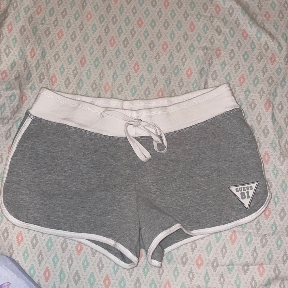 Cute Comfy gray Guess Short Shorts!